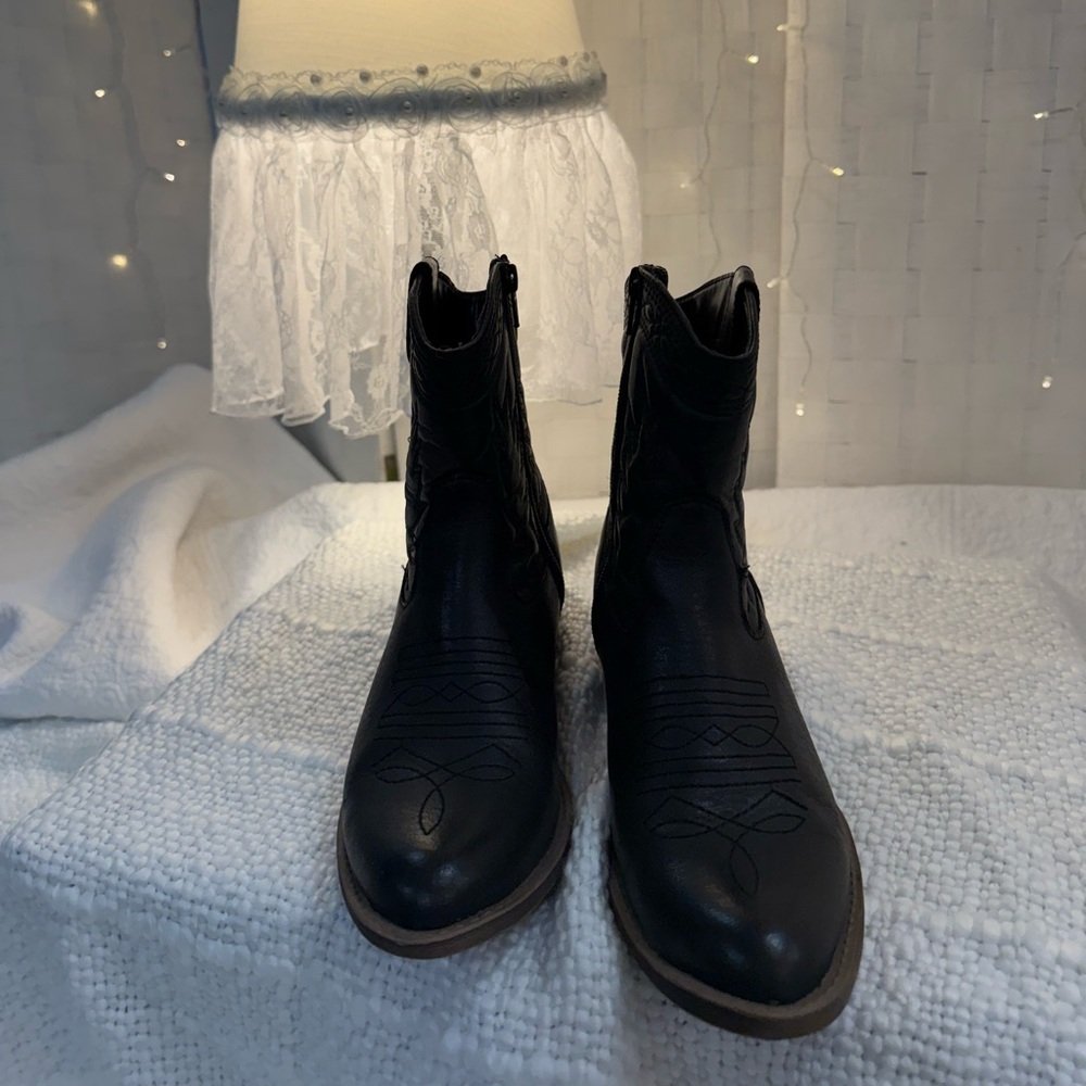 Coconuts by Matisse Black Ankle Boots